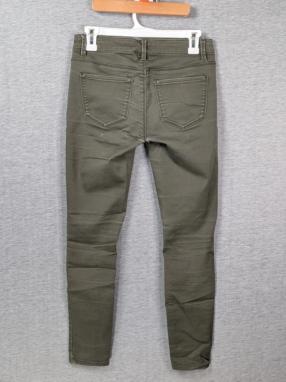 Design Lab Skinny Pants- with flaw - Picture 4 of 11